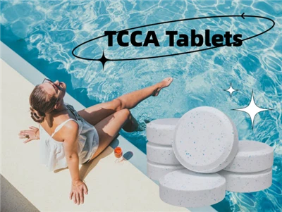 Multifunksjonell rengjøringstablett Triklorisocyanursyre TCCA brukes til desinfeksjon av svømmebassengvannbehandling